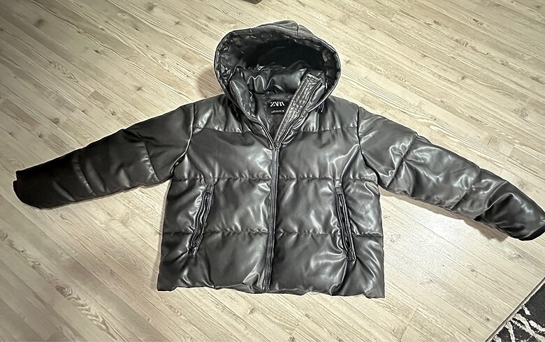 zara kapüşonlu şişme mont -yeni-