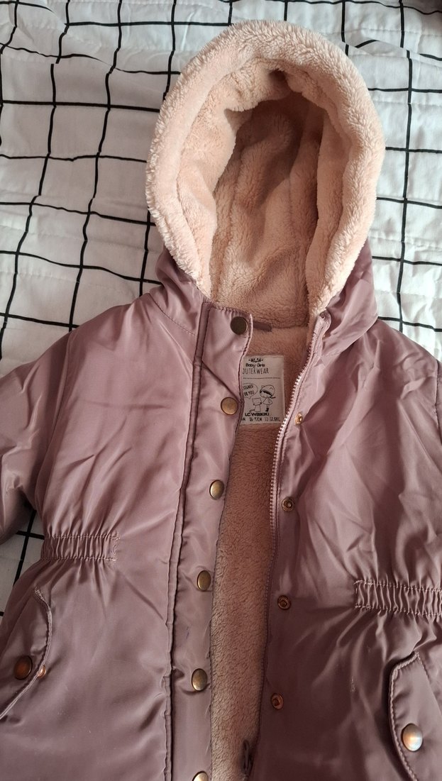 Düğmeli Bej Kız Çocuk Kapüşonlu mont - Görsel 4