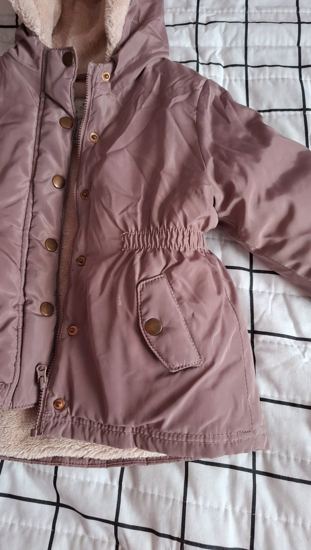 Düğmeli Bej Kız Çocuk Kapüşonlu mont - Görsel 5