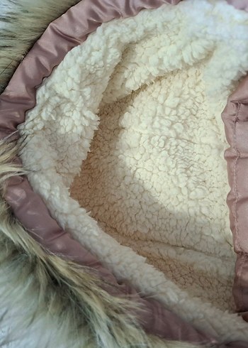 Kız Çocuk Bej Kürklü Yelek - Görsel 5