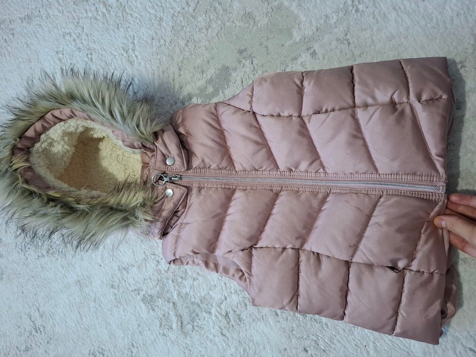 Kız Çocuk Bej Kürklü Yelek - Görsel 2