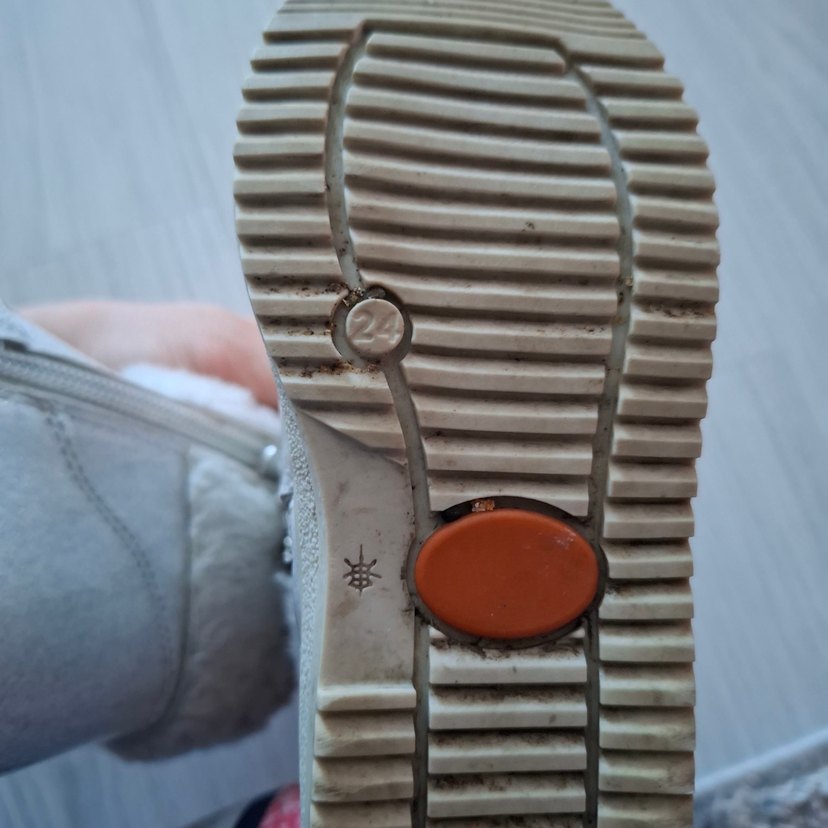 Kız Çocuk Beyaz Nakışlı Kürklü Bot - Görsel 5