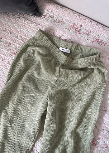 Mango Kadın Yeşil Keten Pilili Rahat Pantolon