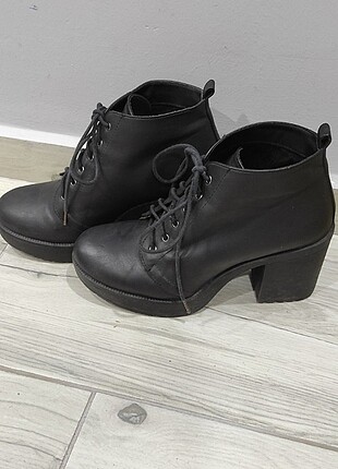 Bershka Topuklu Bot
