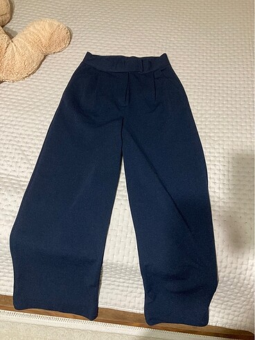 Meşhur pantalon cırtcırtlı