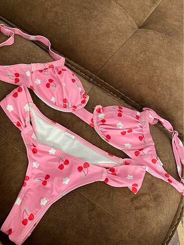 Tanga modeli bikini mayokini dünyası takım