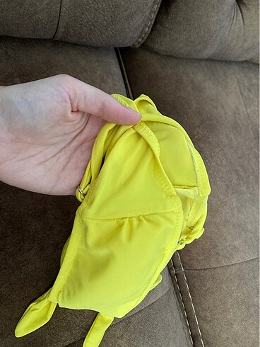 s Beden sarı Renk Bikini üstü sarı straplez askı çıkıyor