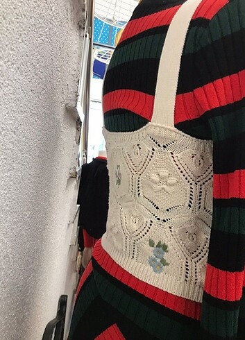 s Beden Stradivarius büstiyer