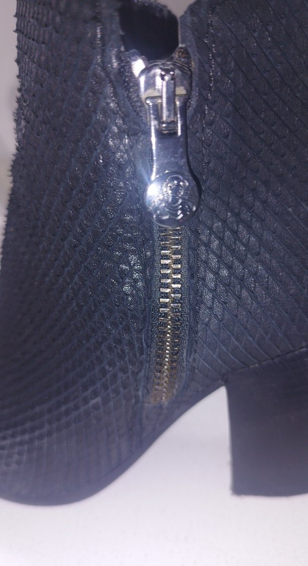 Yılan Desenli Siyah Topuklu Bot - Görsel 3