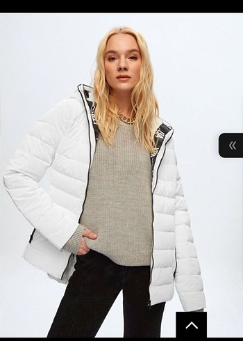 Kapüşonlu Beyaz Kadın Mont - Görsel 2