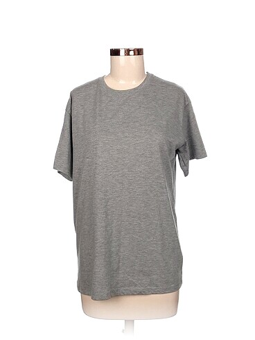 Diğer T-shirt %70 İndirimli.