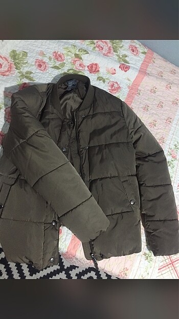 bershka mont haki rengi