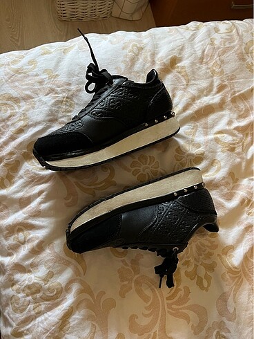 38 Beden Guess ayakkabı
