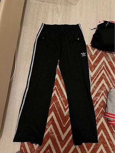 Adidas şeritli eşofmam