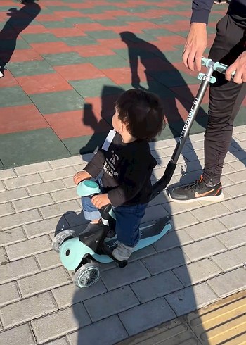 Globber go up deluxe ışıklı scooter - Görsel 2