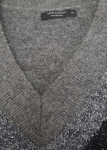 LC Waikiki Gri V Yakalı Örgü Kadın Kazak