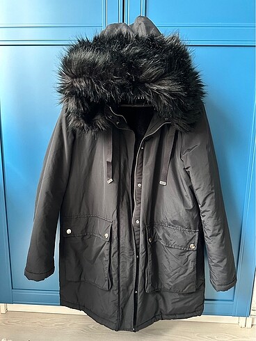 ZARA MONT