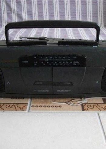 Siyah Taşınabilir Müzik Sistemi