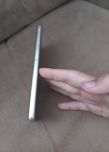 Samsung Altın rengi Telefon - Görsel 3