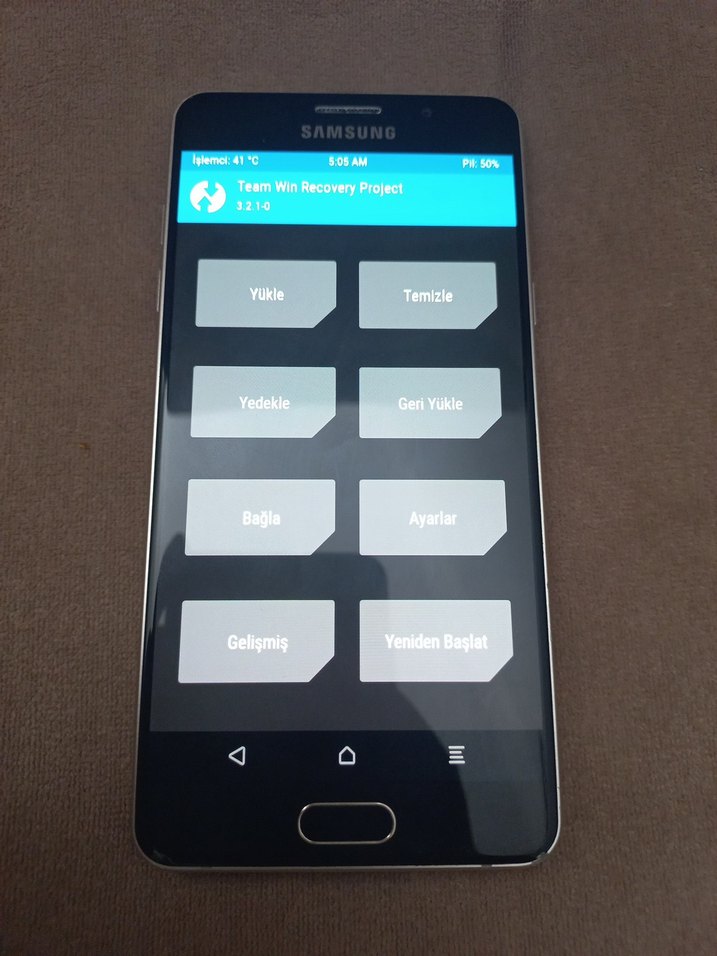 Samsung Altın rengi Telefon - Görsel 2