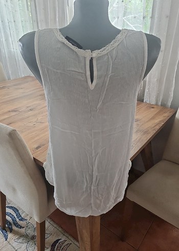 Yessica Dantel Detaylı Kolsuz Bohem Kadın Bluz adet fiyatıdır