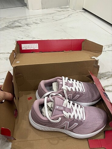36 Beden pembe Renk Newbalance orjinal