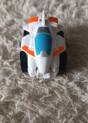 Araca Dönüşen Robot (Transformers) - Görsel 4