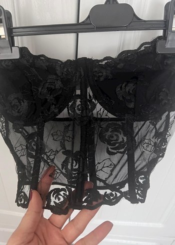 Dantel İşlemeli Siyah Straplez Bustiyer - Görsel 5