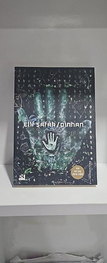 Pinhan elif Şafak