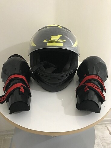 Motor kask ve dizlik