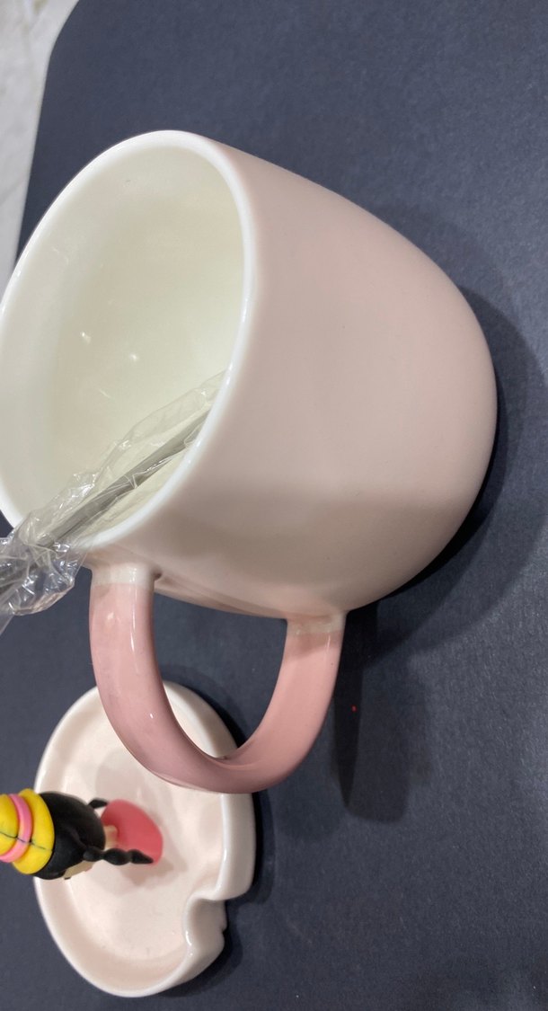 Pembe Kız Figürlü Seramik Kupa - Görsel 3