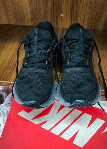 Nike Nike Revolation Orjinal 41 no