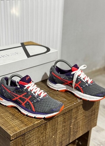 Asics Asics Orjinal Spor Ayakkabı 38 numara