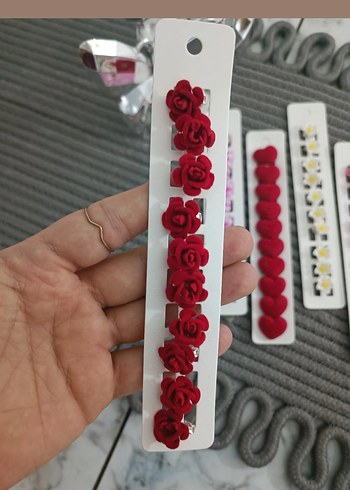 Çiçek ve Kalp Desenli Saç Küpesi - Görsel 2