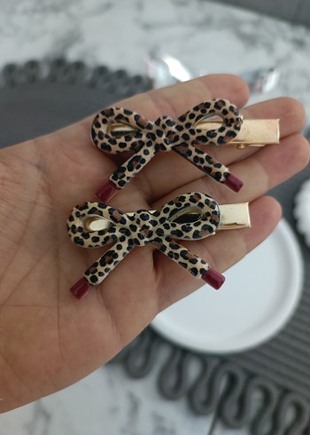 Renkli Leopar Desenli Fiyonk Toka Seti - Görsel 2