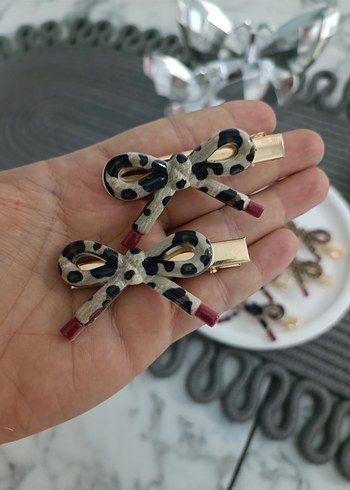 Renkli Leopar Desenli Fiyonk Toka Seti - Görsel 3