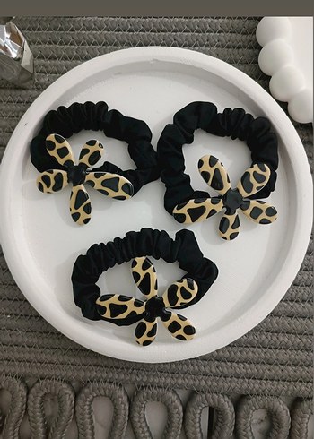 Seramik Detaylı Leopar Desenli Lastik Toka - Görsel 2