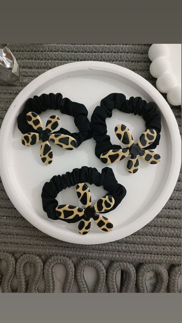 Seramik Detaylı Leopar Desenli Lastik Toka - Görsel 2