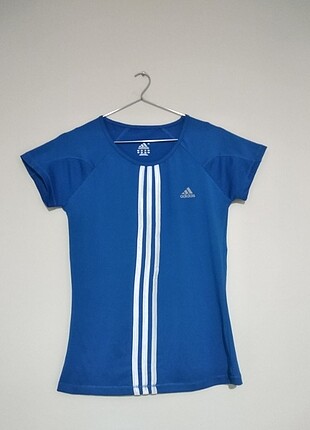 Adidas t-shirt