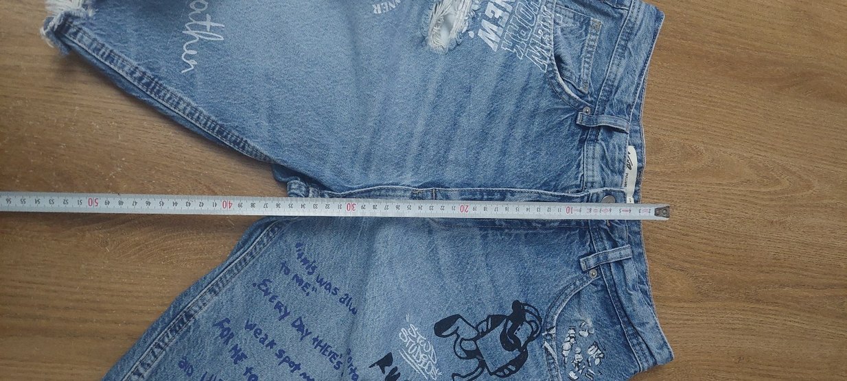 Kadın Baskılı Bol Kesim Mini Kot Şort - Görsel 4