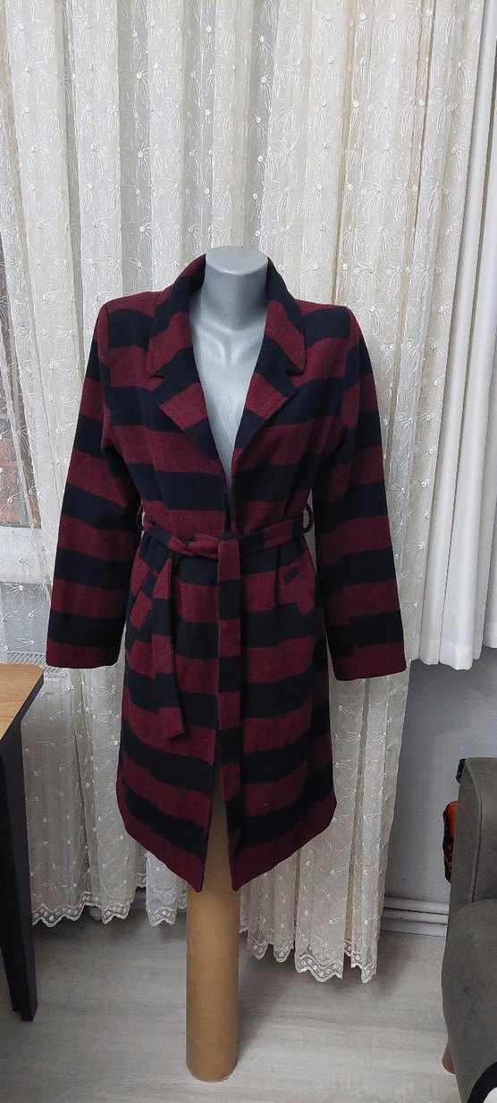 Kemerli Siyah ve Bordo Çizgili Kaban - Görsel 2