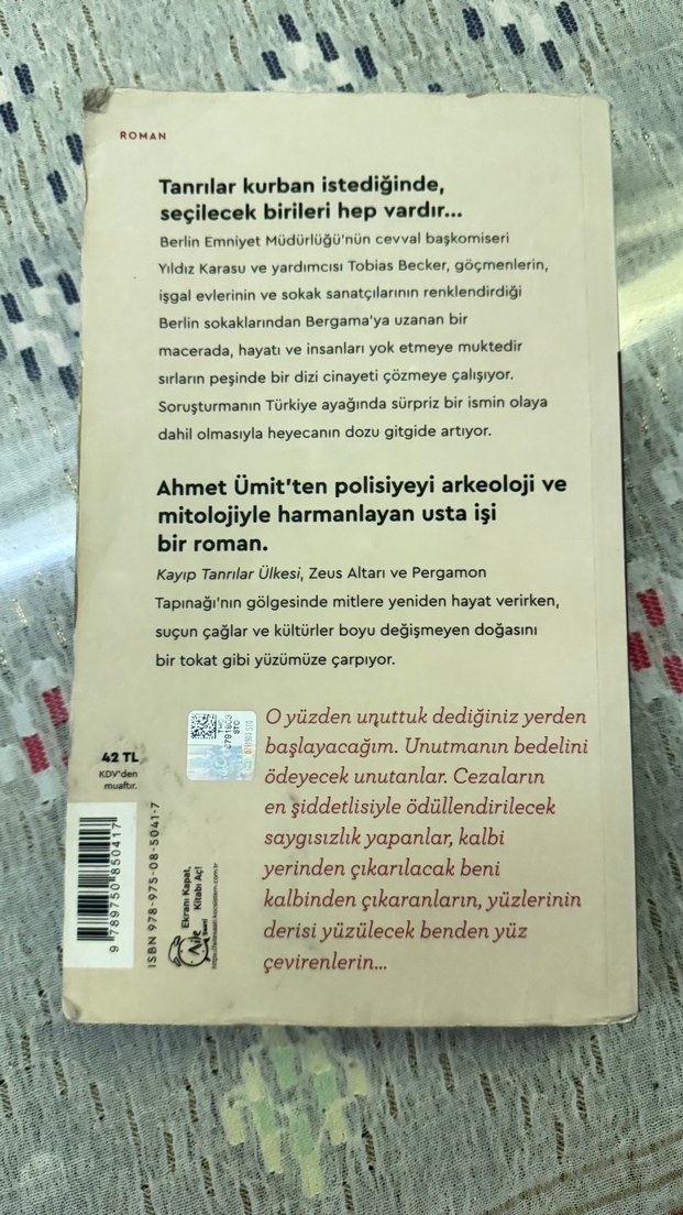Kayıp Tanrılar Ülkesi - Ahmet Ümit - Görsel 2