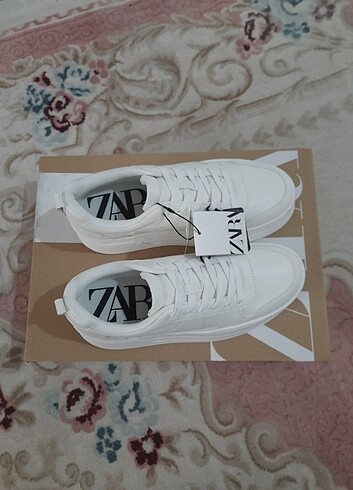 39 Beden Zara platform beyaz spor ayakkabi