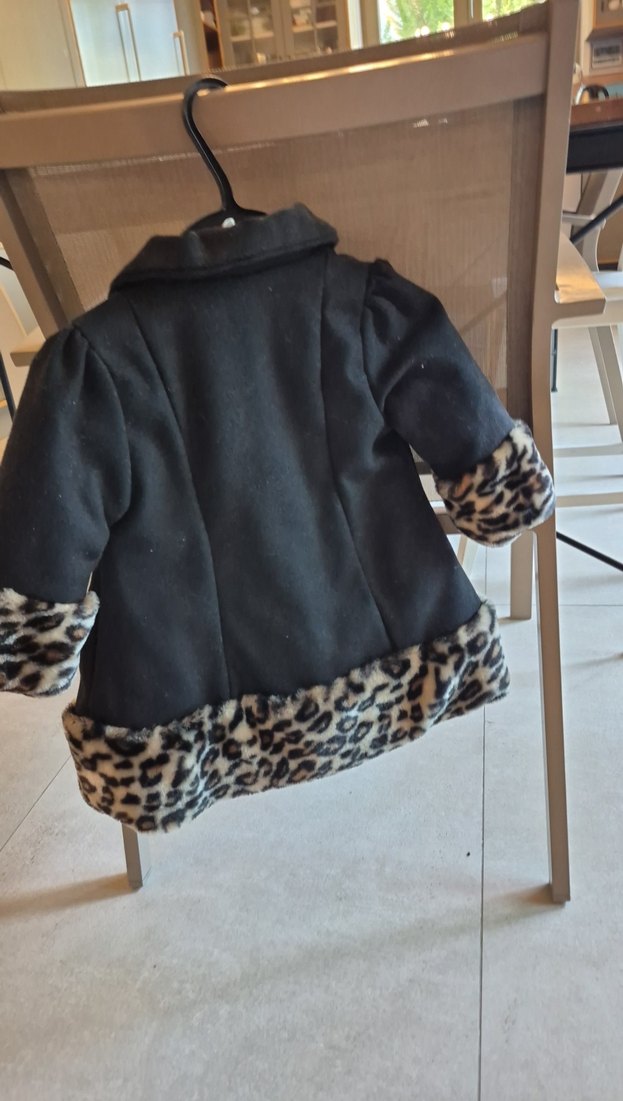 Leopar Desenli Siyah Kız Çocuk Kaban - Görsel 3