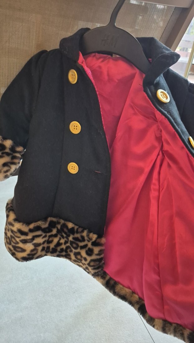 Leopar Desenli Siyah Kız Çocuk Kaban - Görsel 2