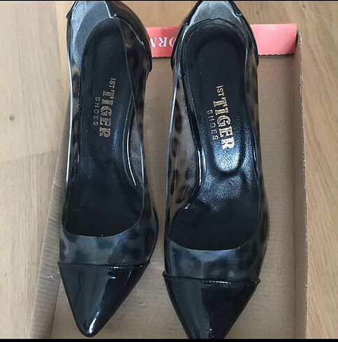 Diğer Leopar desenli Stiletto