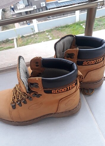 Kadın Scooter bot