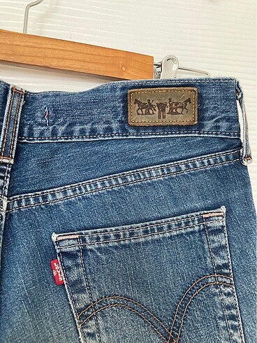 Levis Jean