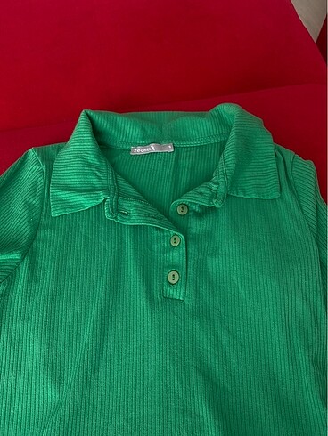 Yeşil Polo yaka üst