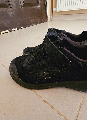 Skechers 35 numara spor ayakkabı